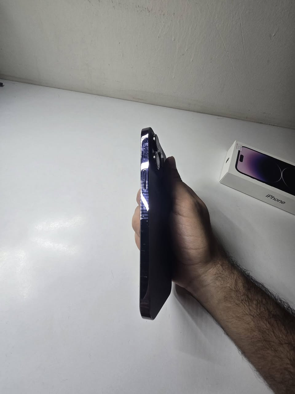 ايفون 14 promax ذاكرة ١٢٨ بطارية ٩٤ بلادية الجهاز شرق أوسط ممفتوح ولا داخل صيانه وتر بروف اخو الجديد ويا الكارتونه مالته مطابق imei وكيبل شحن سعره ٧٧٥ الف بيع فقط مكان بغداد الكرخ ***********
