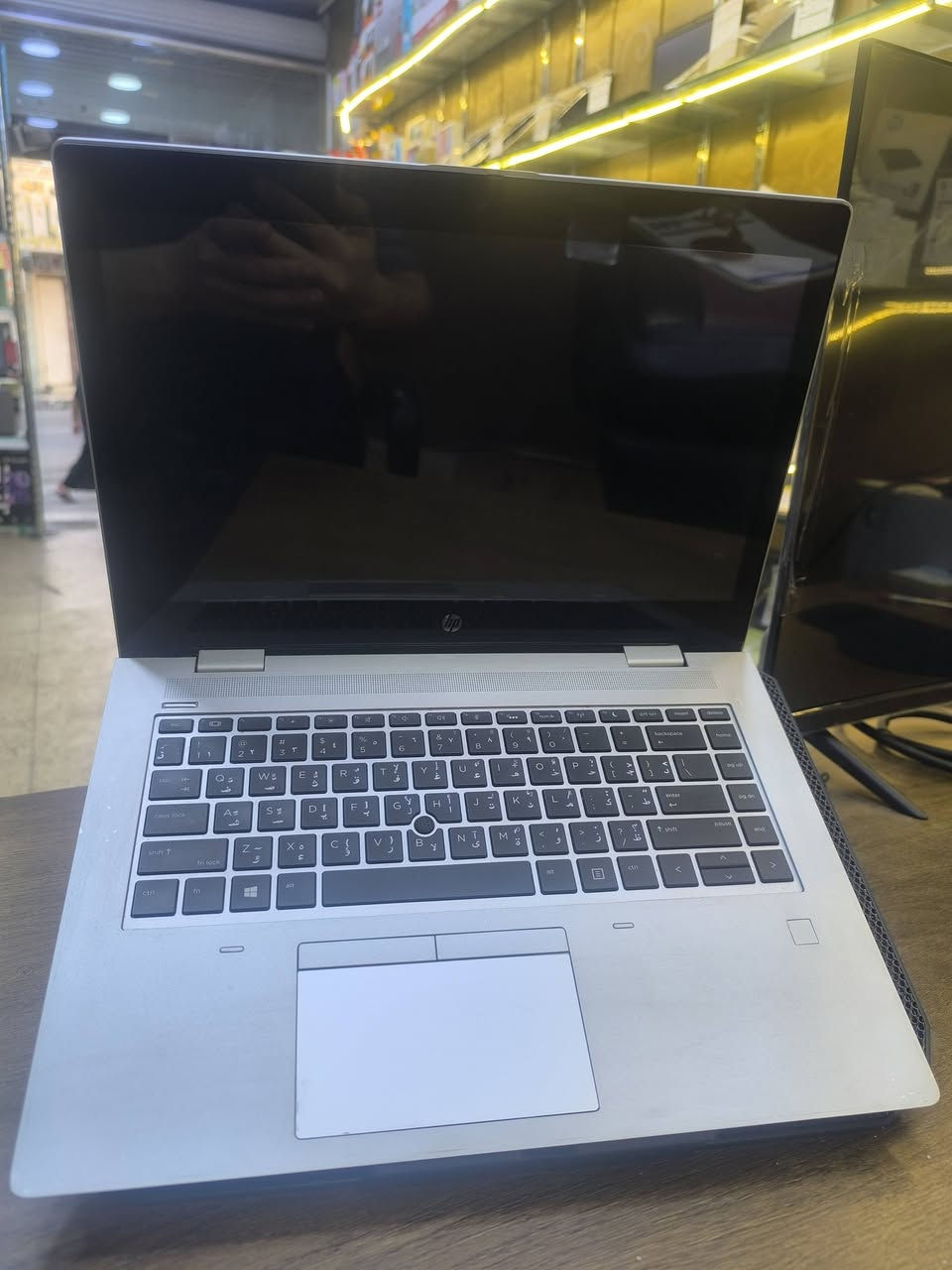 لابتوب HP PROBOOK الموديل المميز والمعروف بقوته وبمعدن النيكل وشاشة لمس  مميز جدا مواصفات ممتازة مناسب للدراسة والاعمال المكتبية والحسابية والتصفح والأمن السيبراني والبرامج الهندسية
 بسعر 280الف_عراقي 
#ويشمل السعر حقيبة وماوس والتوصيل مجانا لكافة محافظات العراق  
#ضمان حقيقي لمدة عشرة ايام 
HP PROBOOK 650 G5
Core i5-8
8 GB  DDR4 RAM قابل للتطوير 
Hard 256GB nvme قابل للتطوير 
كارت شاشة داخلي 4 كيكا 
14 screen شاشة لمس  1920x1080 FHD  
Back-light Ar-En ضوئي 
Charger dell 65w شاحن اصلي
للتواصل والحجز *********** العنوان الموصل /موصل  الجديدة بين  مجسر الجديدة ودورة عبواليسي 
#مكتب الابداع الهندسي
