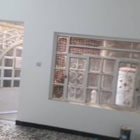 يوجد بيت للأيجار يتكون من طابقين الأول استقبال ومطبخ وحمام والثاني غرف...