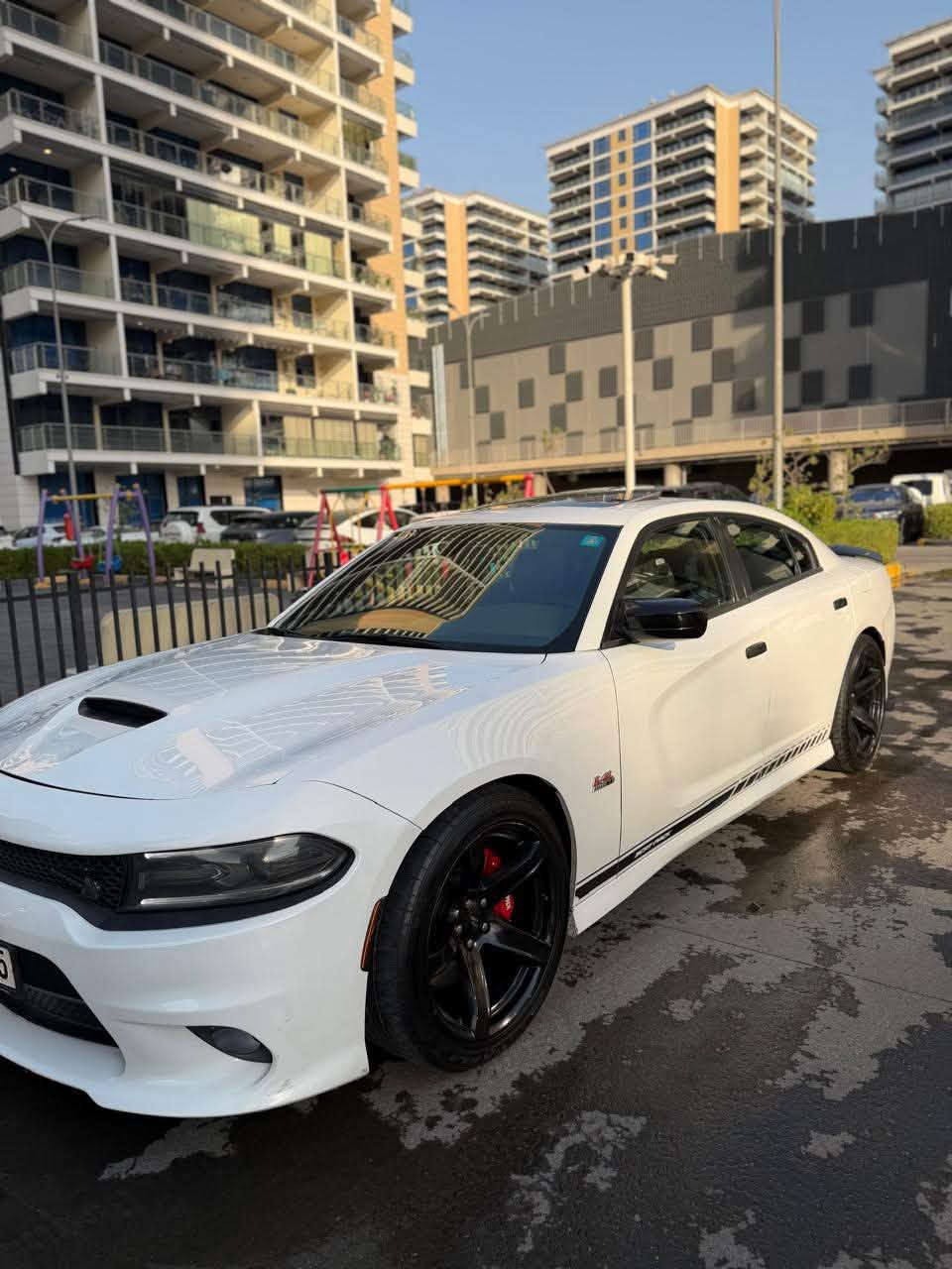 بسعر البلاش 175 ورقه بدون حادث 
جارجر 2018 سكات باك 6400 🐝
فووول مواصفات (( فتحه )) 
كير مكينه شواصي دواخل كله مكفول 
(( بدون ايرباااك )) كله سليم 
ماشيه 60 الف جدا نظيفه متحافظ عليها 
السياره داخله سرقه جاملغات اثنين + صار عندي ضربه بسيطه بين الباب والجاملغ فقط تعتبر بدون حادث السياره 
رقمها بغداد باسمي عنواني بوابه العراق 
 استوك بدون تعديلات 
***********
