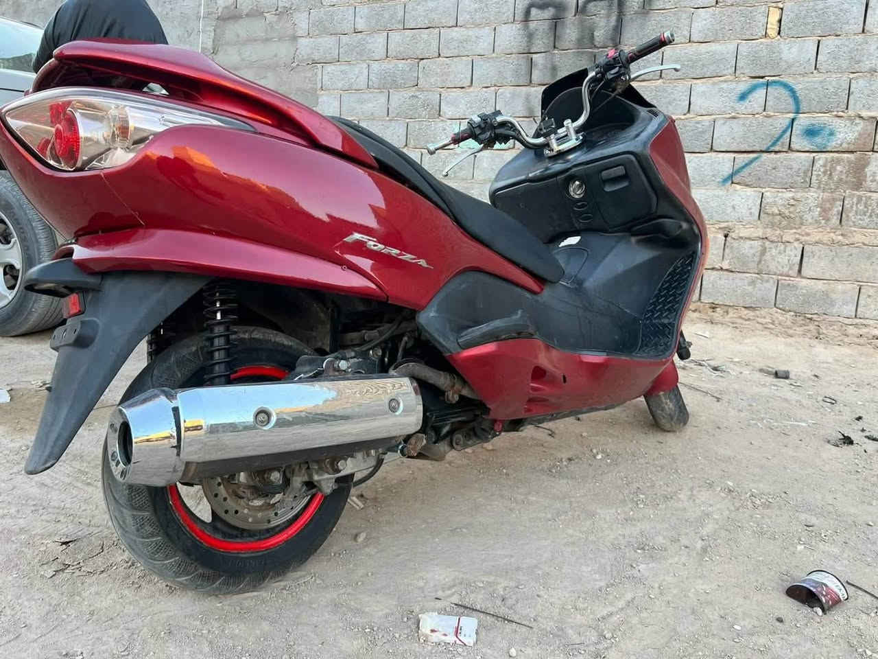السلام عليكم شباب فورزه ٠٨ للبيع او مراوس شباب الدراجه الصور كدام عينكم مصبوغه الدراجه مكينه بلاديه وناعمه وكلش حلوه بس بيها بداية تبخير كهربائيات كلها شغاله الدراجه بس المكتف مال الشحن واكف وصار بيها خربطه بلكهربائيات للبيع او مراوس السعر ٥٠٠ قفل مكاني كريلاء المعملجي للاستفسار الاتصال على الرقم مامتواجد على النت ***********
