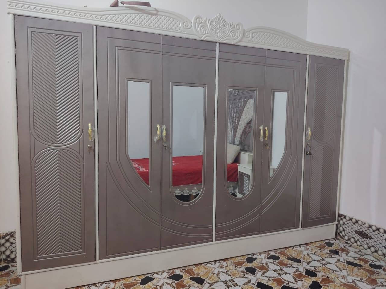 غرفه اخشاب سوكيه للبيع سعر 750وبيها مجال العنوان الرمادي 7كيلو وره لمعارض ***********
