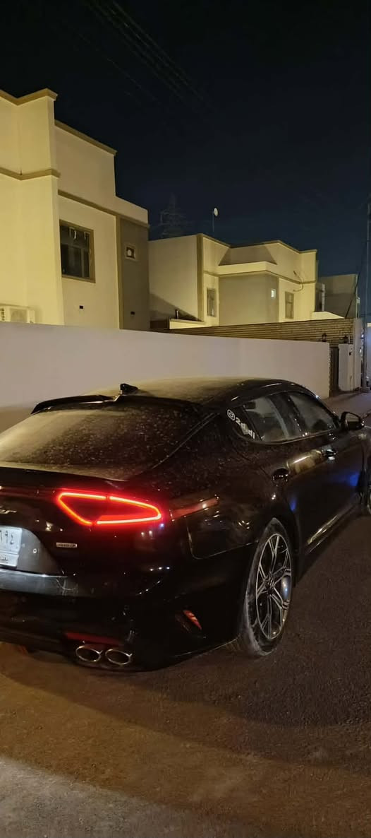 المحرك: 4 سلندر 2000 سي سي بنزين  تيربو

الويل: 18 إنج

• شاشة وسطية كبيرة لمس

• نظام ملاحة GPS

• Apple CarPlay & Android Auto

• كاميرا خلفية عالية الدقة

• حساسات أمامية وخلفية

• رادار النقطة العمياء

• تحذير مغادرة المسار

• مثبت سرعة ذكي

• أوضاع قيادة متعددة (Sport / Comfort / Eco / Smart)

• كراسي جلد رياضية

• كراسي كهرباء للسائق والراكب

• ذاكرة مقعد السائق

• تدفئة وتبريد للمقاعد الأمامية

• تكييف أوتوماتيك ثنائي المناطق

•  فتحة سقف بانوراما

• نظام صوت فاخر Harman Kardon

• عدادات ديجيتال رياضية

• مرايا كهرباء مع طي وإشارة

• أنوار LED أمامية وخلفية

• جنوط ألمنيوم 18 إنج

• فرامل رياضية عالية الأداء

• نظام الثبات الإلكتروني ومانع الانزلاق

• فرامل يد كهرباء + Auto Hold

• نوافذ كهرباء بالكامل

• قفل مركزي + إنذار

• صندوق خلفي كهرباء

حساسات مطر وإضاءة تلقائية

 الضرر:جاملغ او ربع البنيد فقط 

للبيع او مراوس 

السعر 140

نص مكتوب في الصور:
- 2d_di