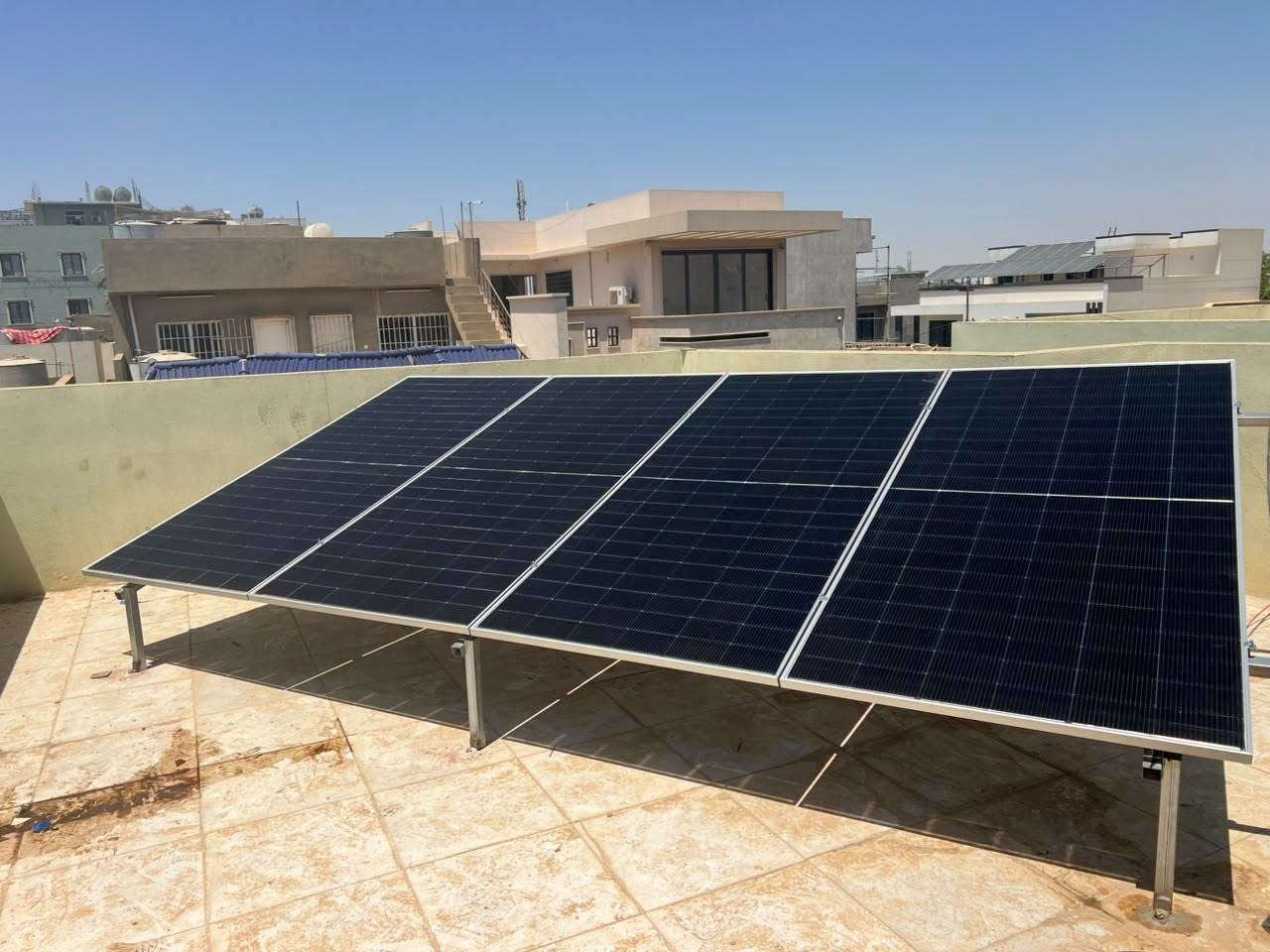 احد اعمالنا في قضاء مخمور سيد فرحان 
القراج قريه لزاكة
الواح عدد 4
انفيرتر 4KW 
بطاريه 8KW
الجودة ليست مجرد تركيب.. الجودة هي الاحترافية والاتقان في كل تفصيل! 🇾🇪
لأن نظام الطاقة الشمسية هو استثمار العمر لبيتك أو لعملك، فنحن لا نكتفي بتقديم أفضل الأجهزة فحسب، بل نضمن لك أعلى معايير الأمان والترتيب الجمالي داخل منزلك 🏪
الكادر المحترف هو من يضمن: الاستفادة القصوى من الطاقة، استقرار الأداء على المدى الطويل، تقليل الأعطال ورفع كفاءة الاستثمار.

في شركة رياض المنيف واخوانه لحلول الطاقة الشمسية   نؤمن أن قوة أي منظومة تبدأ من الأيادي التي تنفّذها، ولهذا نعتمد على كادر متخصص يعمل وفق معايير مدروسة في كل مرحلة من مراحل التنصيب.

لأن الطاقة النظيفة لا تتحقق بالصدفة…
بل تُبنى بخبرة بشرية حقيقية.

للاستفسار والتواصل المديرالتنفيذي أستاذ رياض
📞 ***********
      ***********
https://www.facebook.com/share/17jWrTtY8z/
في حالة وجود خلل اتصل واتساب وستحل مشكلتك على يد مهندس
المهندس الفني  ومدير المبيعات عبدالله المنيف الجبوري  
***********
فرعنا الثاني محافظة صلاح الدين قضاء بيجي منطقة البعيجي بأدارة استاذ وعد
***********
***********
فرعناالثالث ناحية القيارة دورالقاعدة الشارع العام مجمع الصالح التجاري
بأدارة محمد الصالح
***********

#شركة رياض المنيف واخوانه لحلول الطاقة المتجددة
الجودة ليست مجرد تركيب.. الجودة هي الاحترافية والاتقان في كل تفصيل! 🇾🇪
لأن نظام الطاقة الشمسية هو استثمار العمر لبيتك أو لعملك، فنحن لا نكتفي بتقديم أفضل الأجهزة فحسب، بل نضمن لك أعلى معايير الأمان والترتيب الجمالي داخل منزلك 🏪
الكادر المحترف هو من يضمن: الاستفادة القصوى من الطاقة، استقرار الأداء على المدى الطويل، تقليل الأعطال ورفع كفاءة الاستثمار.

في شركة رياض المنيف واخوانه لحلول الطاقة الشمسية   نؤمن أن قوة أي منظومة تبدأ من الأيادي التي تنفّذها، ولهذا نعتمد على كادر متخصص يعمل وفق معايير مدروسة في كل مرحلة من مراحل التنصيب.

لأن الطاقة النظيفة لا تتحقق بالصدفة…
بل تُبنى بخبرة بشرية حقيقية.

للاستفسار والتواصل المديرالتنفيذي أستاذ رياض
📞 ***********
      ***********
https://www.facebook.com/share/17jWrTtY8z/
في حالة وجود خلل اتصل واتساب وستحل مشكلتك على يد مهندس
المهندس الفني  ومدير المبيعات
عبدالله المنيف الجبوري  
***********
فرعنا الثاني محافظة صلاح الدين قضاء بيجي منطقة البعيجي بأدارة استاذ وعد
***********
***********
فرعناالثالث ناحية القيارة دورالقاعدة الشارع العام مجمع الصالح التجاري
بأدارة محمد الصالح
***********

#شركة رياض المنيف واخوانه لحلول الطاقة المتجددة
