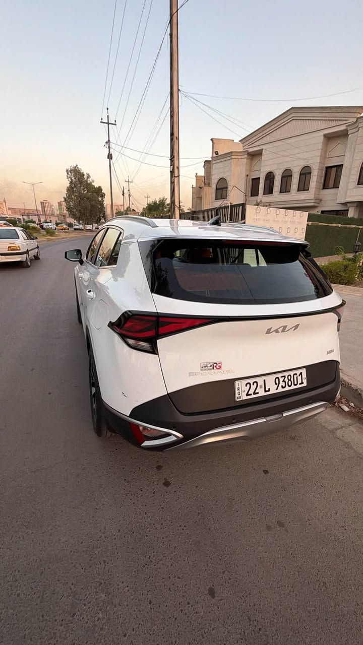 سلام عليكم سبورتج 2025 كفالة عامة السعر 205 مكان السيارة بغداد الكرخ ***********
