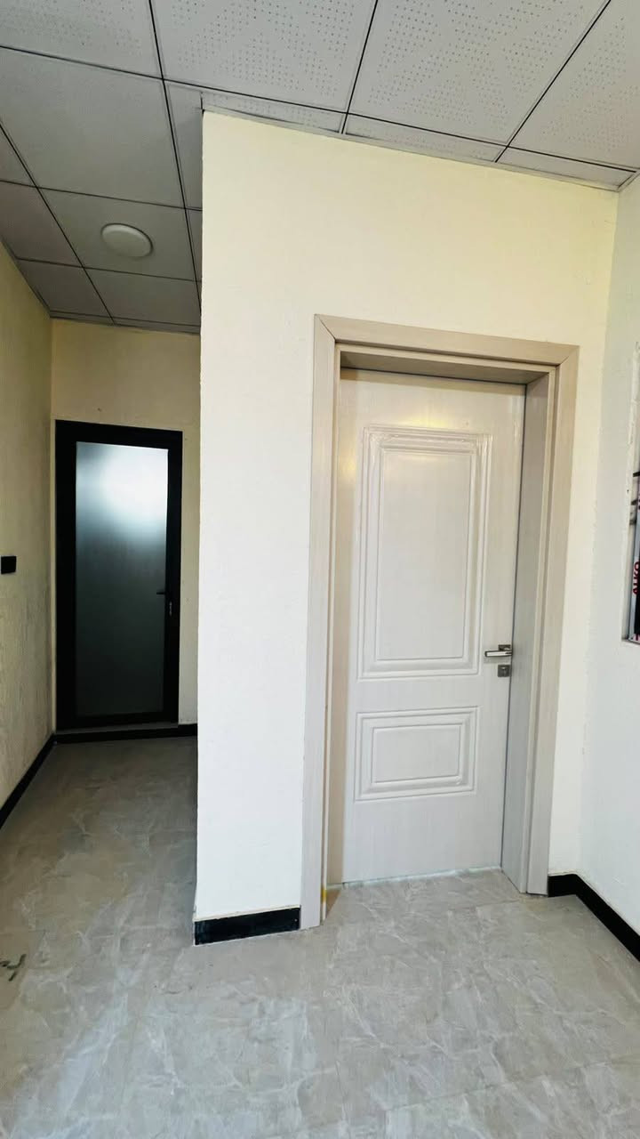 دار سـكـــن بسعر 43 مليون فقط 🔥🏠

المساحة ١٠٠ متر 
السعر المطلوب ٤٣ وقابل للتفاوض 
…
الموقع 
ابي الخصيب_البهادرية_شارع سيد غريب
…
محتويات البيت 
غرفتين منام/صاله/استقبال/مطبخ/صحيات داخليه وخارجيه
البيت بناء حديث وجاهز للسكن 
…
البيت على شارع ١٢ متر تبليط 
…
السقف سندويج 
نوع العقار 
وقف سني مسجل اصولي سنويه ١٠٠ الف 
…
للاستفسار 
***********

