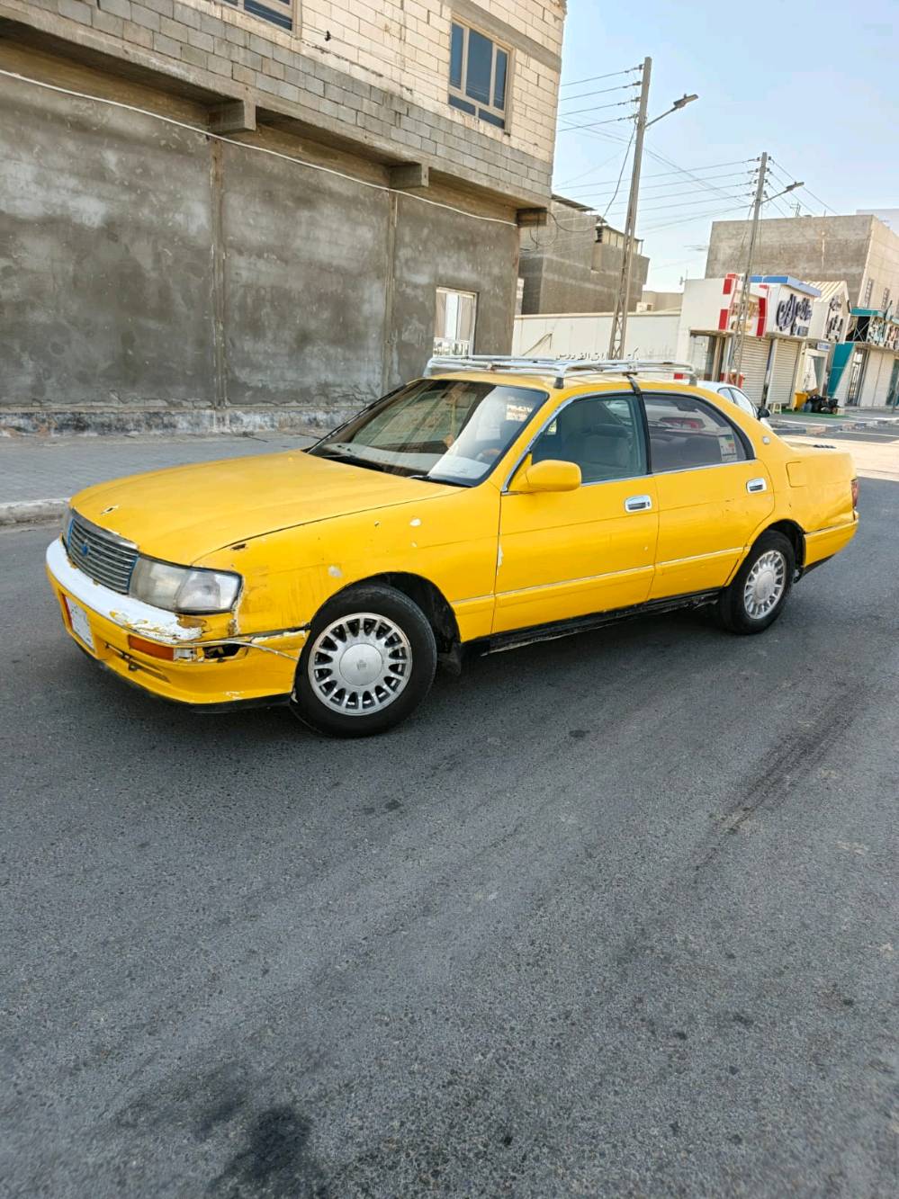 بطه كراون موديل 2000 مكينه ثنين و نص بيه صوت كير كفاله عنوان تنومه سياره حلوه و نضيفه و مرتبه سعر 15 و بيه مجال معتاز و مستعجل على بيعته مكلف بالنشر و هذه رقم راعيه ***********