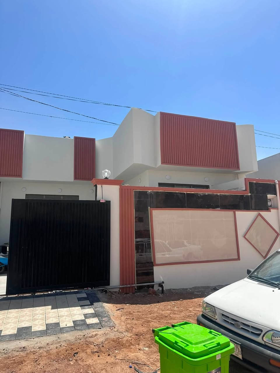 يالله بيت البيع للمساحه  200
متر حي النداء مجمع بيتي الثاني طابق واحد يوجد لادينه نواع العقارت في حي النداء  السعر خاص وتصال وتساب ***********
