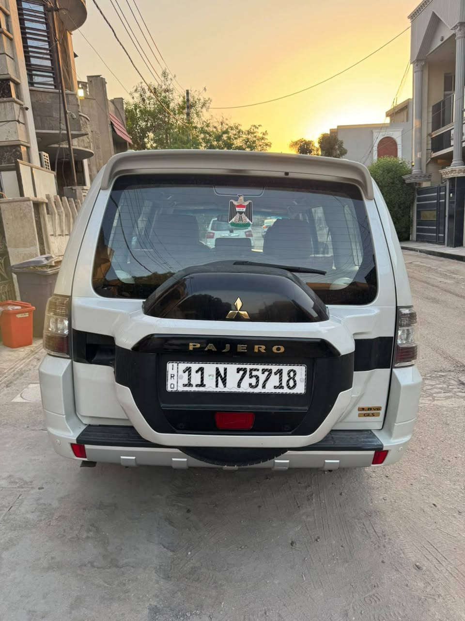 سلام عليكم عندي هاي الباجيرو اعرضها للبيع 2020 فول 3800 علامه ذهبيه راس الارنب قفل دفلوك سماعات راك فورد دمام كشنات جلد معروف باجيرو 2020 العلامه الذهبيه مكفوله من الضربه والبارد ماشيه 76 الف السعر 235بيها مجال شي قليل  ***********
