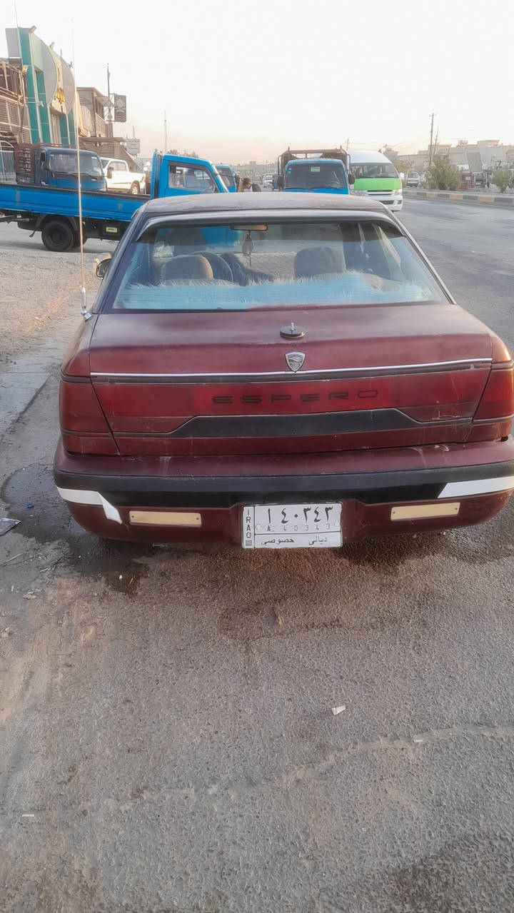 سلام عليكم سيارة دايو موديل94 كير ومحرك صدر وحداديه جدد جديد كهربائات شغال تخم تاير باتري جديد مصفره تحويل ثاني يوم لون احمر ماروني ما بيه صبغ سعره17وبيه مجال بصيط عنواني بغداد حي النصر رقمي ***********
