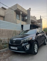 سورنتو البيع ٢٠١٨ سيارة نضيفة حيل وبيه بس صبخ مكان بسيط بل صندوك بدون ...