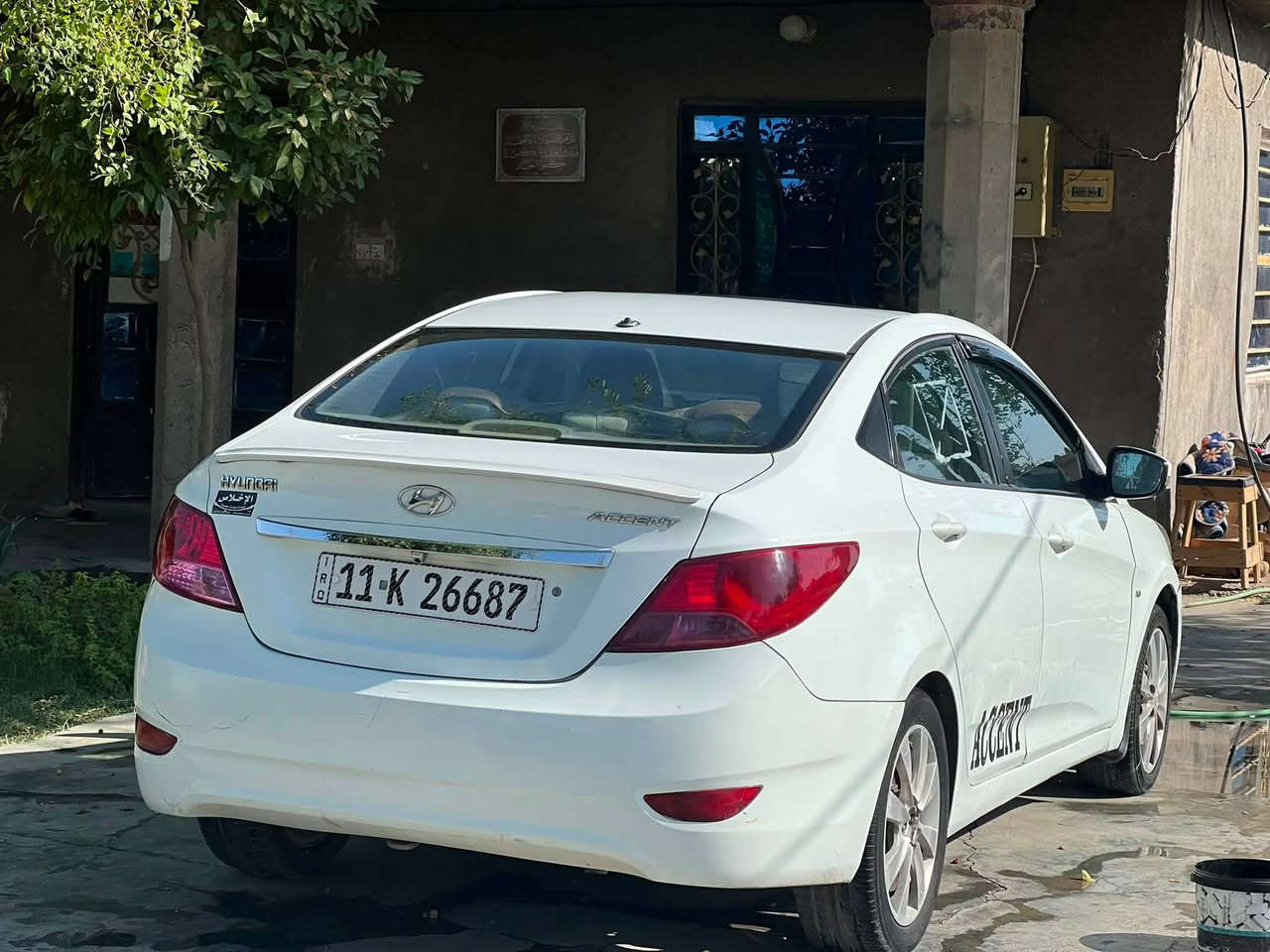 اكسنت موديل 12 خليجي
فول مواصفات 
محرك 1600 
جاهزة بدون نقص 
محرك وتبريد وتخم تاير وحدادية جاهزات 
صبغ ربع البنيد وباب السائق فقط بدون دواخل 
مكاني بغداد الشعلة 
السعر #83 ورقة وبيها محال 
باقي التفاصيل ***********
