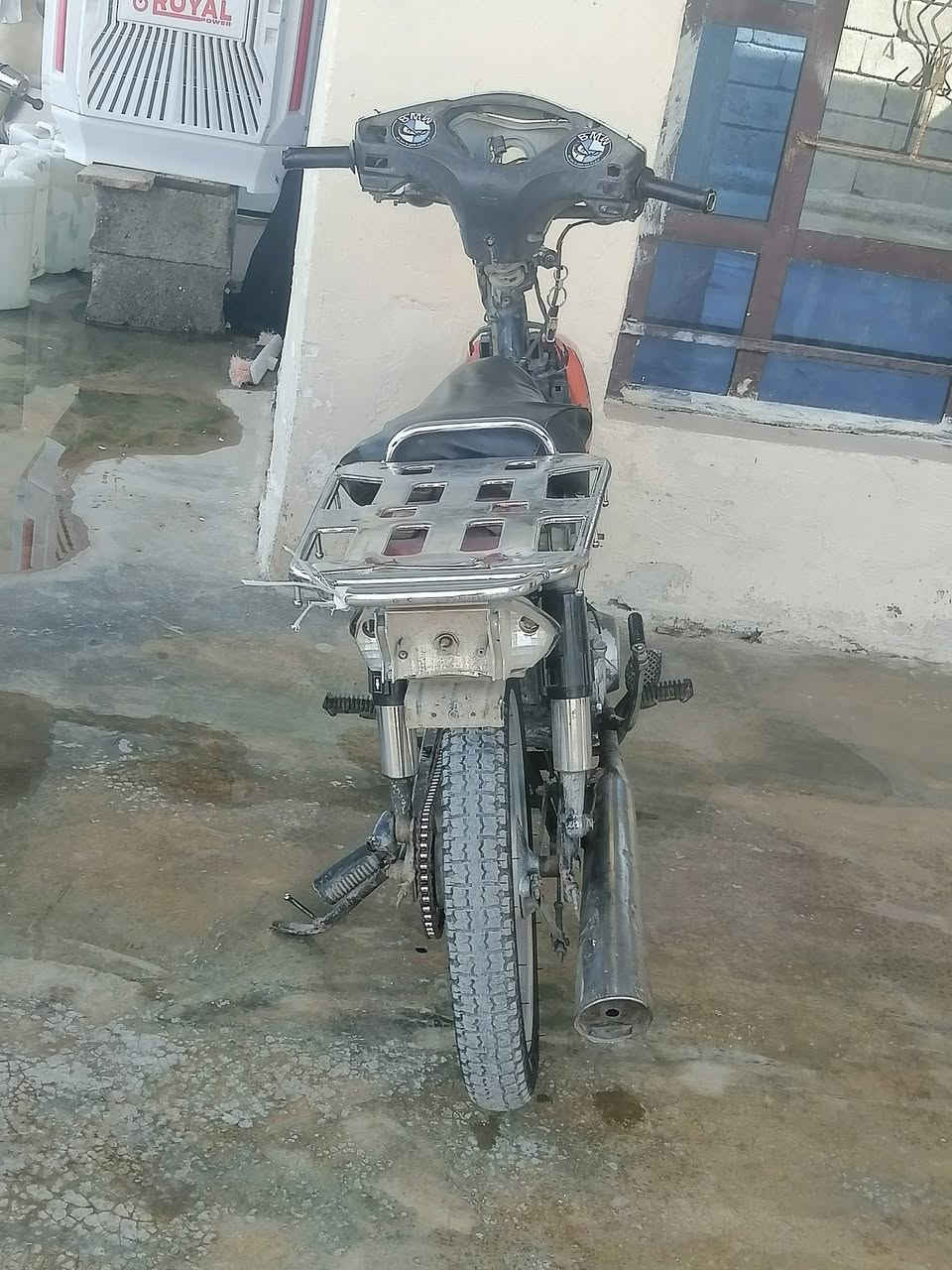 سلام عليكم من رخصت الدمن ماطور البيع سلفيز السعر 250 وبي مجال الاتصال عل
 ***********
