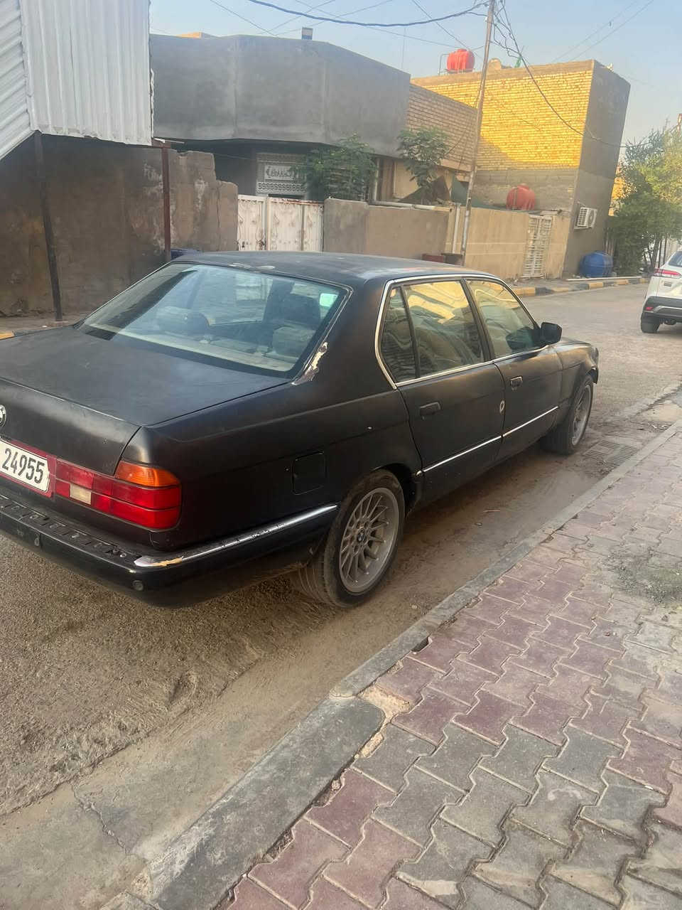 سلام عليكم 
BMW 735
باب طويل رئاسي
رقم واسط جديد تحويل ثاني يوم
سياره حك تعمير 
تبريد شرط ويل تايرات جدد دعاميات جدد
ناقصهة صبغ وكير البك ميجي
سياره سعر 38 وبيهة مجال مكانهة كوت مركز مدينة 

  ***********
