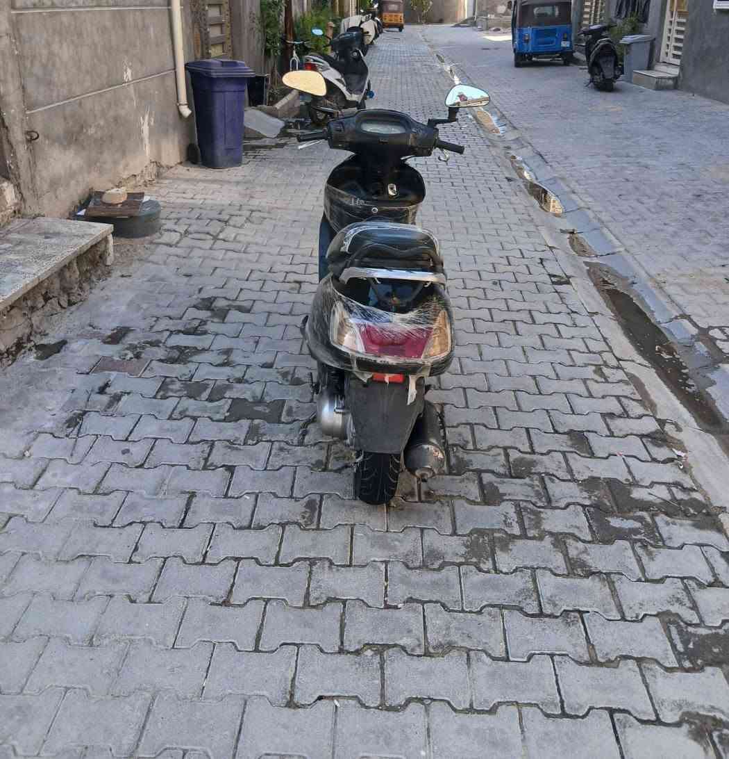 السلام عليكم دراجه سبيسي للبيع سعره ٤٥٠ الف وبيه مجال للشراي *********** واتساب فقط عنوان بغداد شعله بيه عطل صالنصه طاكه
