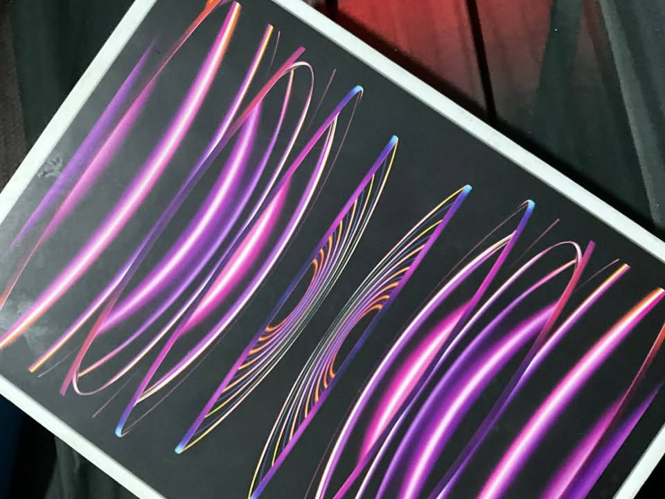 ايباد برو M2 ذاكره ٢٥٦ بطاريه ٩٢ نضافه مليون خدش واحد مابيه مكفول من الزلغ الايباد جديد بمعنى الكلمه والسعر ٨٠٠ قفل بدون عمله قفل مكاني ناصريه مركز رقمي ***********
