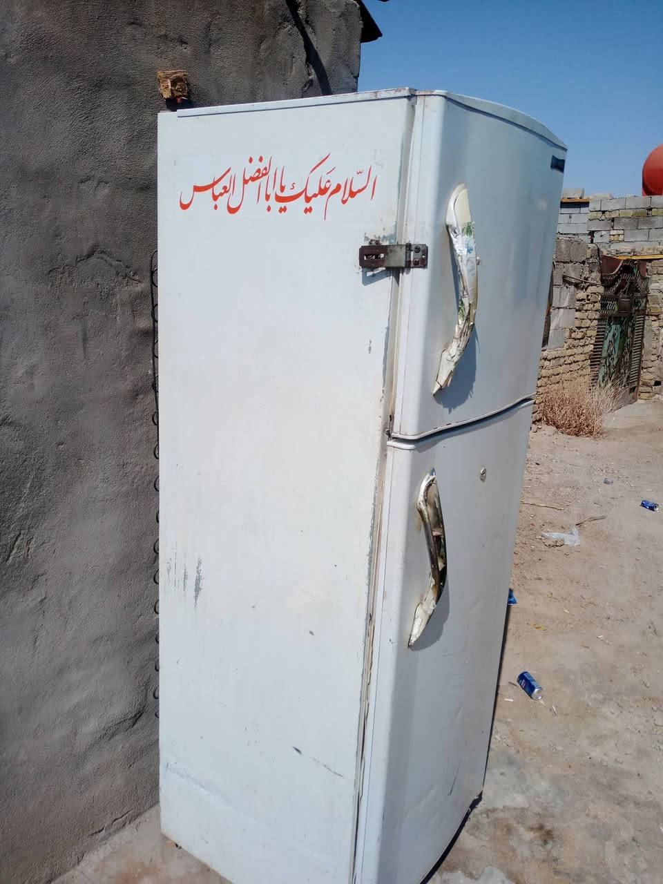 ثلاجه للبيع بس لفريزر يشتغل بيها نضيفه شوف عينك شرط تشغيل ماداخله تصليح سعره 75وبيه مجال ***********
