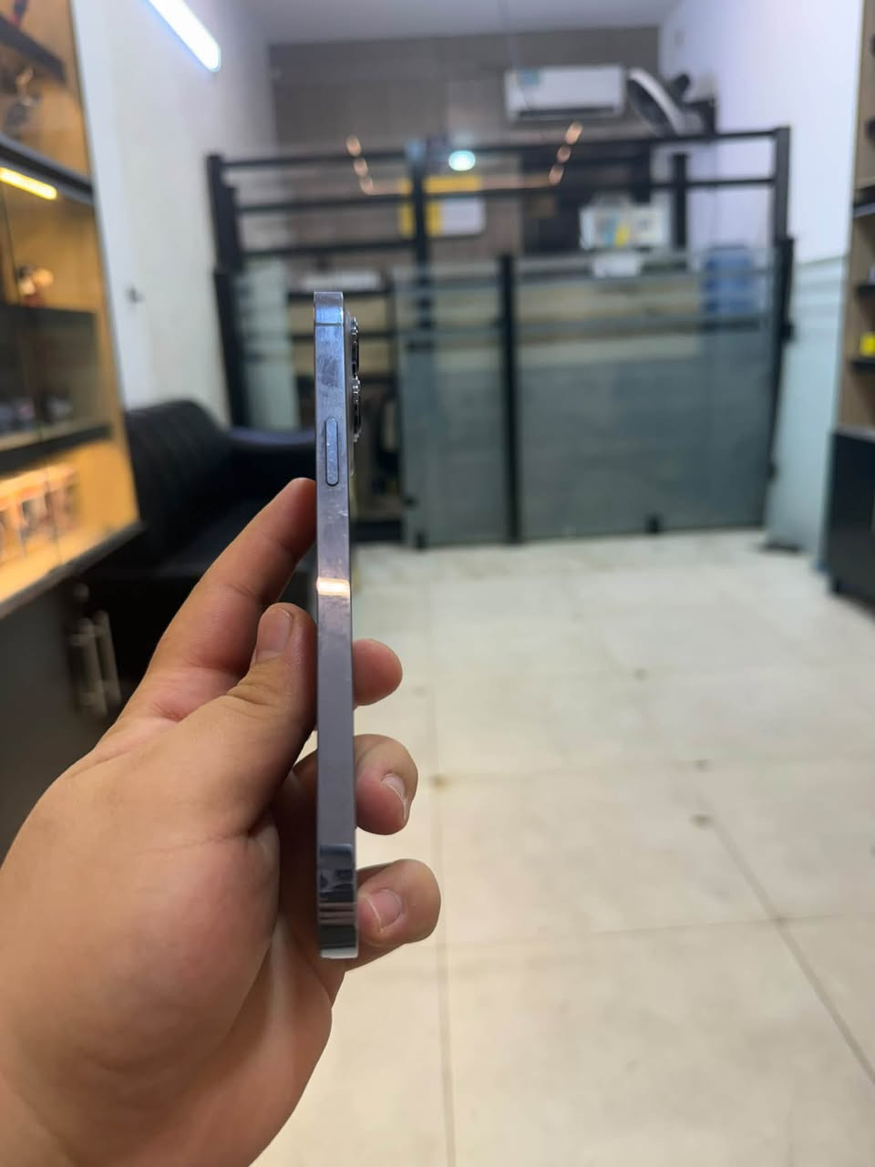 ١٣ برو ماكس ذاكره ٥١٢ بطاريه ٧٦ جهاز نضيف حيل ممفتوح جهاز وتر سعر ٦٧٥ جهاز كلش نضيف وممفتوح العنوان الدوره فلكه ابو دشير 
***********

نص مكتوب في الصور:
- ٧:١٤
- حول
- الأغاني
- الفيديوهات
- الصور
- السعة
- ٥١٢ غ.ب.
- متوفرة
- ٤٩٥,٧١ غ.ب.
- عنوان Wi-Fi
- 14:F2:87:35:5B:5E
- Bluetooth
- 14:F2:87:27:F2:F5
- البرنامج الثابت للمودم
- 5.51.03
- SEID
- EID
- 890490320***********118374504860
- قفل شركة الاتصالات
- لا توجد قيود على الشريحة
- الشرائح المتاحة
