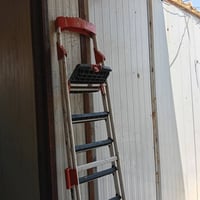 محل للبيع اوسندويش 9قطع مع باب دفتري حديد بغداد البلديات  077160597580...