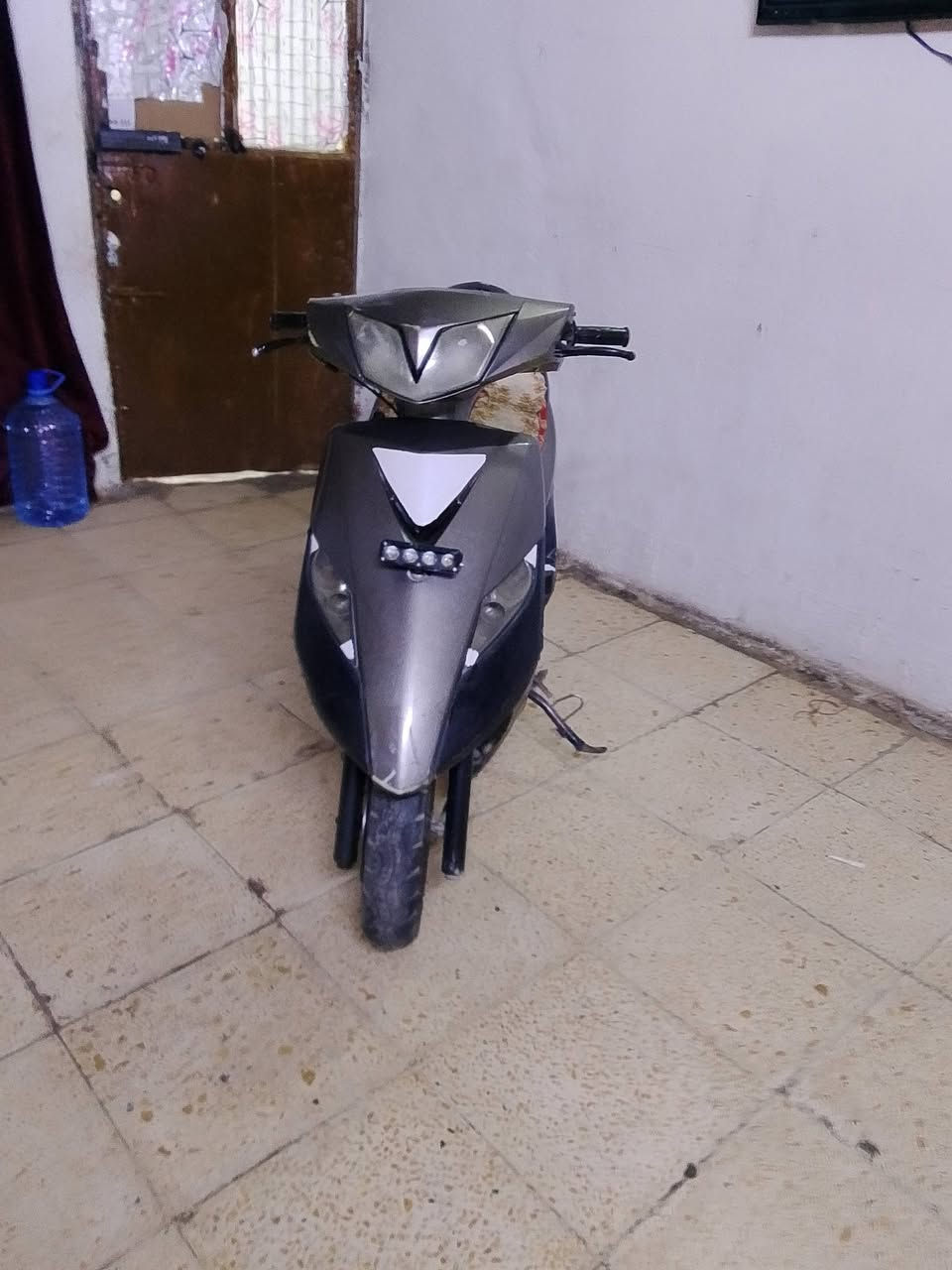 بسلام عليكم دؤاجه ثعلب لبيع ياباني شغاله نص نكره سلف وهندر وكهربائيتها كلها شغاله كامله بلاديه نطيفه مامفتوحه ابد بلاديه ناعمه خرسه شغله ومعدل خير من الله كابريتر بلادي كفراتها بلاد انضاف مكاني يم جامعه المستنصريه رقمي***********متواجد وتساب ورصيد السعر325 بيها مجال لشراي
