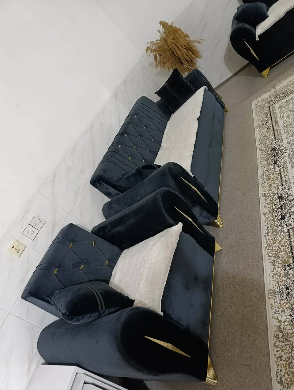 تاخم قەنەفەی ١٠ نەفەری زۆر پوخت و خاوێن بێ شکاوی لە حاجیاوا ٣٥٠ مامەڵە چوار تەپڵەک دومانگە دروستکراوە دەسکردە ٥٥ هەزار 
***********
