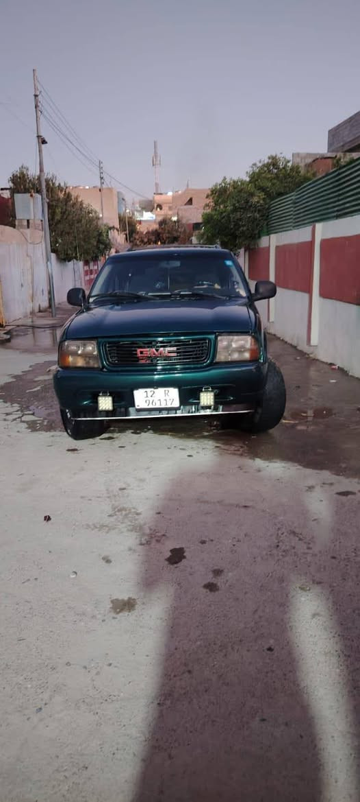 السلام عليكم  جمسي جيمي موديل 98 رقم نينوى بسمي 
مكينه 6 ڤي كير توماتيك شرط 
بدون صبغ بدون ضرر
سياره مال بيت جاهزه ما تصرف ربع عليها 
تخم جديد تخم تايرات جديد
مكان السياره حي العامل السعر 45 وبيها مجال بصيط 
***********
