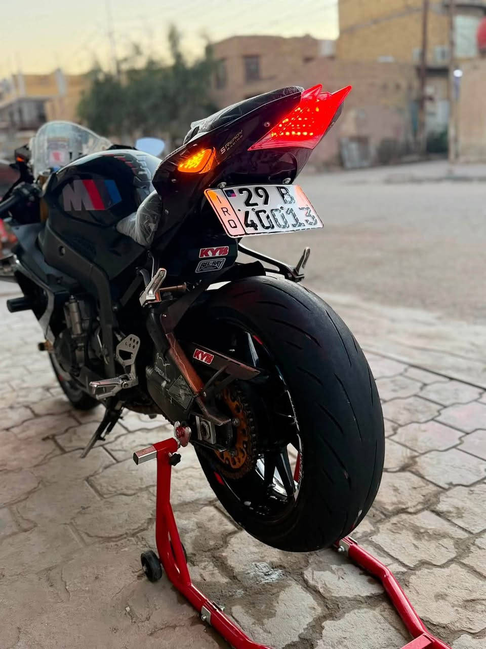 السلام عليكم دراجة بي ام1000rr موديل 2014 فول مواصفات مرقم بأسمي تحويل مباشر وارد أمريكي كلين بدون ضرر وصور مزادهة بل منشور مكفولة كفالة عامة سعر 83ورقة بيع فقط مكاني ناصرية مركز 
***********
