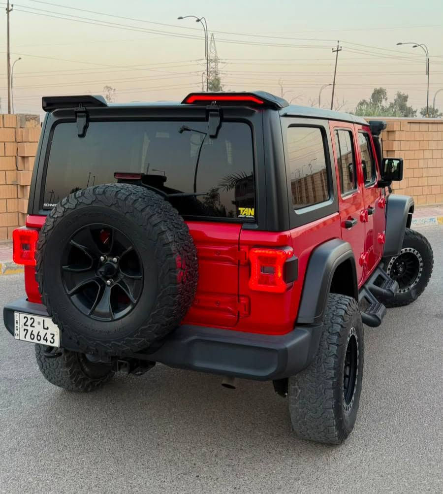 رانلكر بيع او مراوس        س 275$
لمتد سيورت بصمه شاشه كامره سيير تعليك 
         2021 v6 3600    
ترفيع بلادي شركه فوكس تاير ويل جديد شادهن 
سقف بلاستك متحرك المرغوب
لايت بك لايت كشاف لدد 
حادث باب خلفي بارد انامي كلير دوسه نص صبغ
جاهزه من النقص تحويل مباشر 
مكاني بابل حله مركز المدينه 

  ***********

نص مكتوب في الصور:
- 9 / 10 1:39 bid.cars