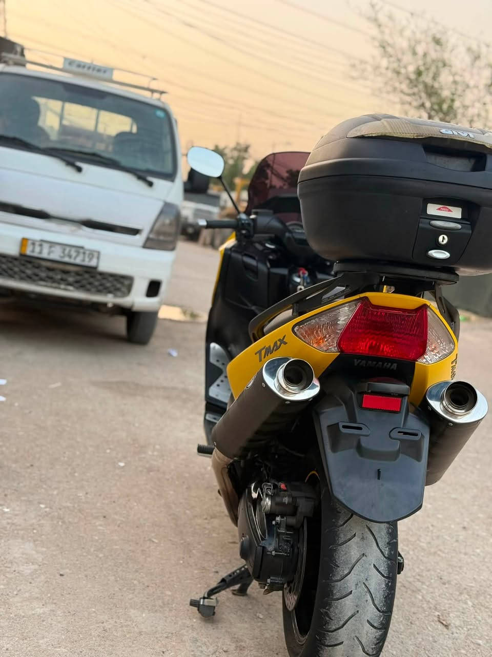 سلام عليكم دراجه للبيع تي ماكس دراجه جديده بمعنه الكلمه شتريتهه من كلشي وكلاشي قبل 20 يوم صور المزاد موجوده ياباني دراجه مكان بلديات 
***********
سعر 55 وبيهه مجال قليل 
متعجبك اعبر المنشور 
ماشيه 18
