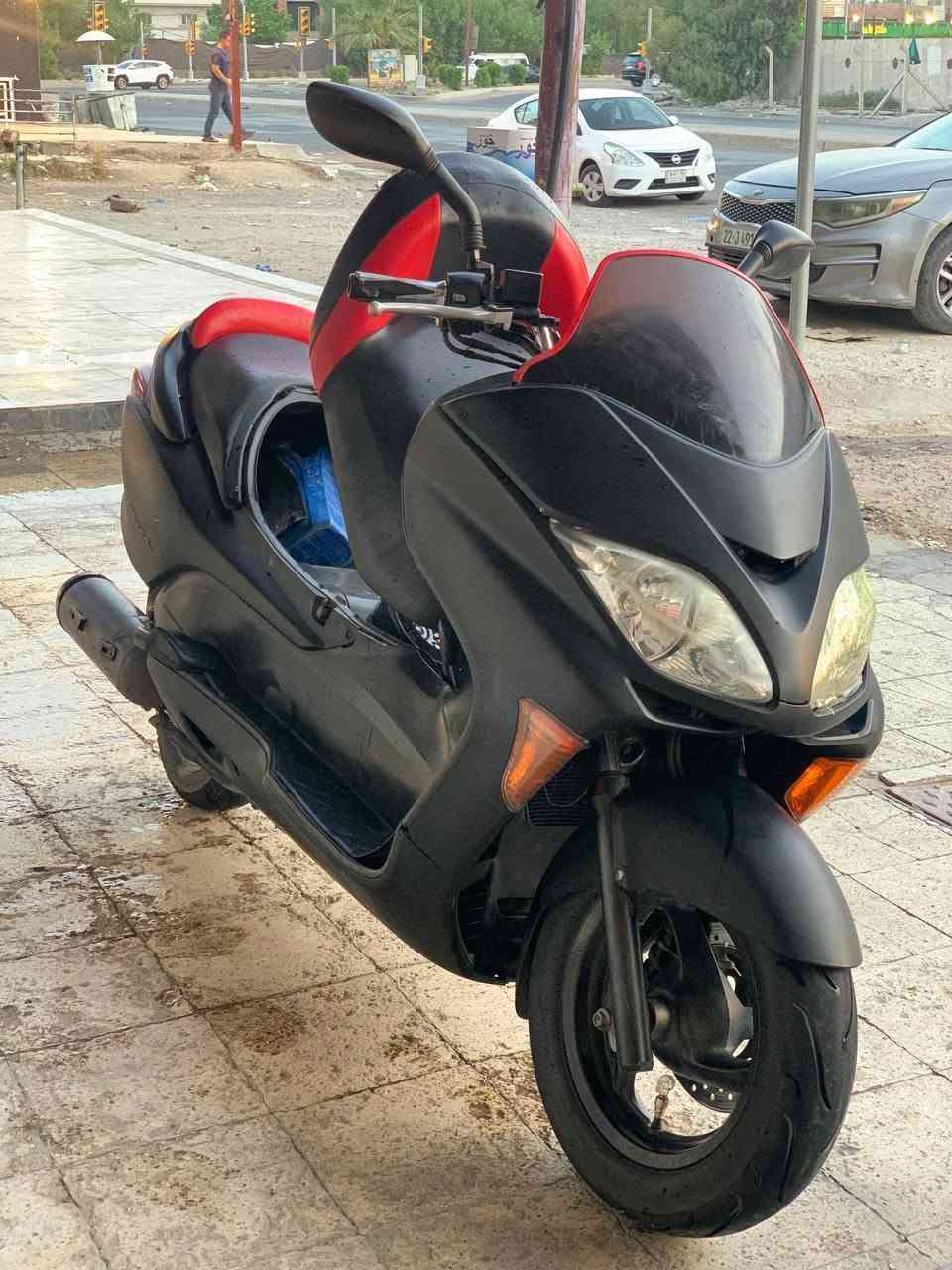 فورزه 08البيع عميه بصمه العدد 2 دراجه شغاله من كلشي كل الكهربائيات شغاله مابيه نقص المكان بغداد البياع السعر 900 رقم الهاتف ***********

نص مكتوب في الصور:
- Meta AI