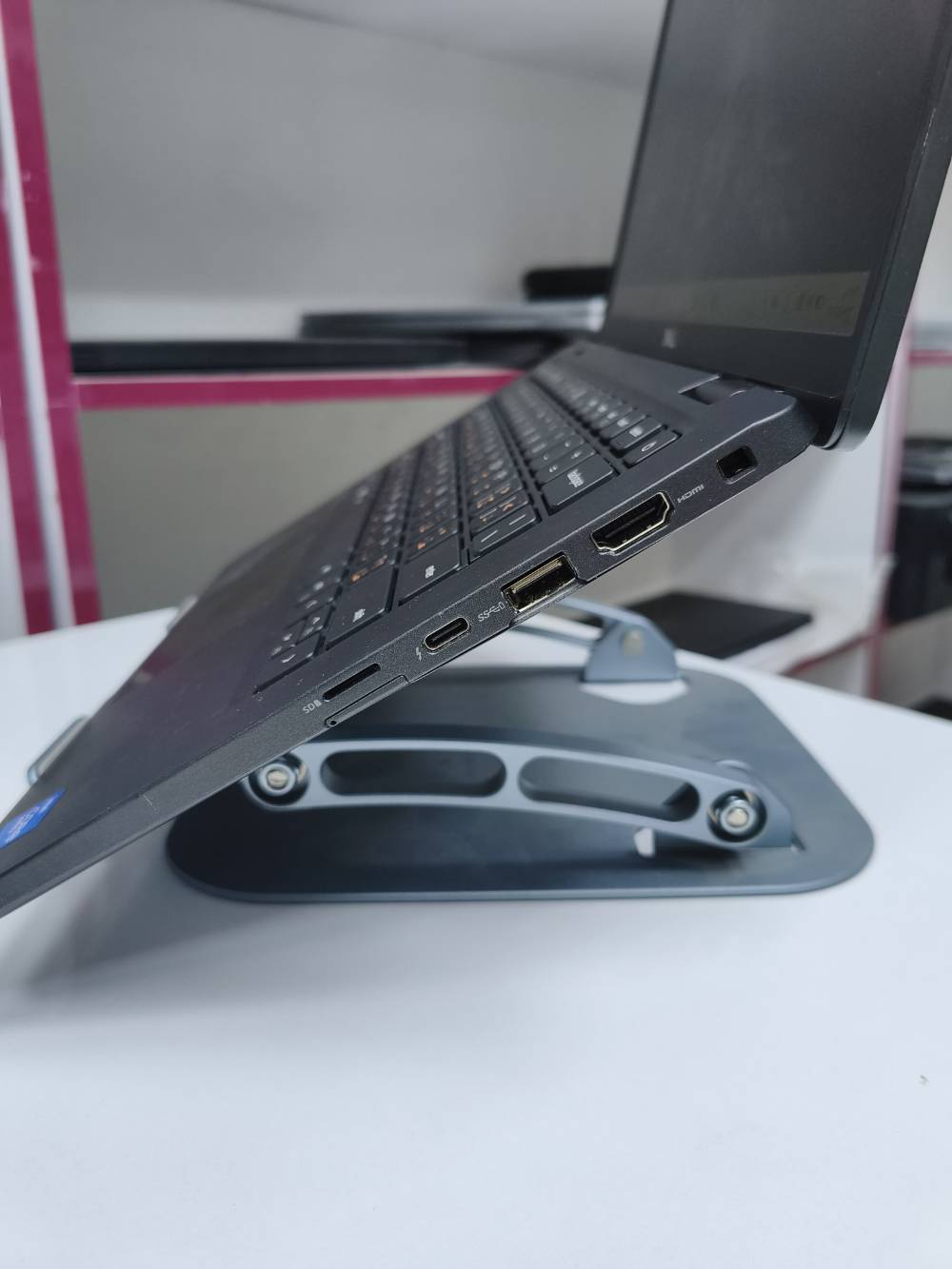 Dell Latitude 7320 • i5 الجيل 11 • 16GB/256GB SSD