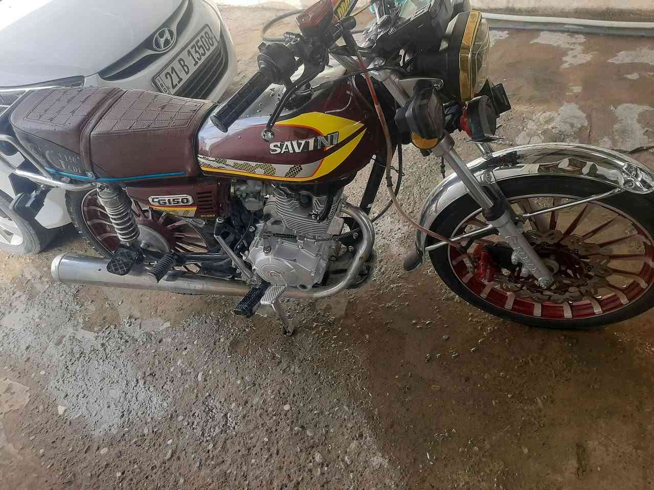 السلام عليكم موطور سونك موديل 25 حجم المحرك 150 المحرك مامطخوخ سبانة شرط شلعة ومعدل  تجي جيكوتشغيل عن بعد منفيس موجود كامل ولشراي هلا بيك بكل وقت السعر 675 وبي مجال رقمي ***********
