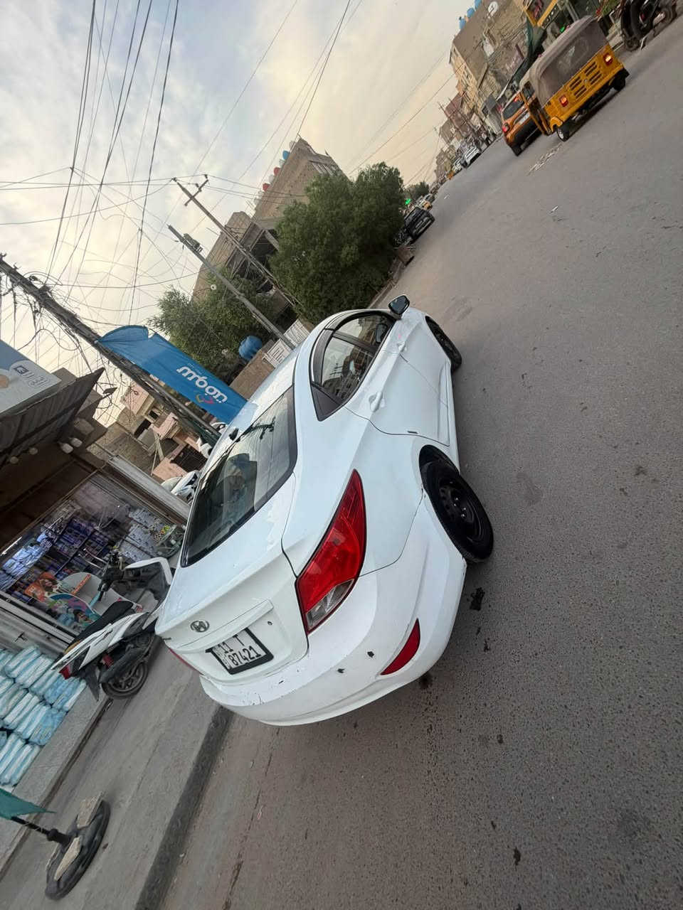 ٢٠١٦ • أبيض • مكفولة