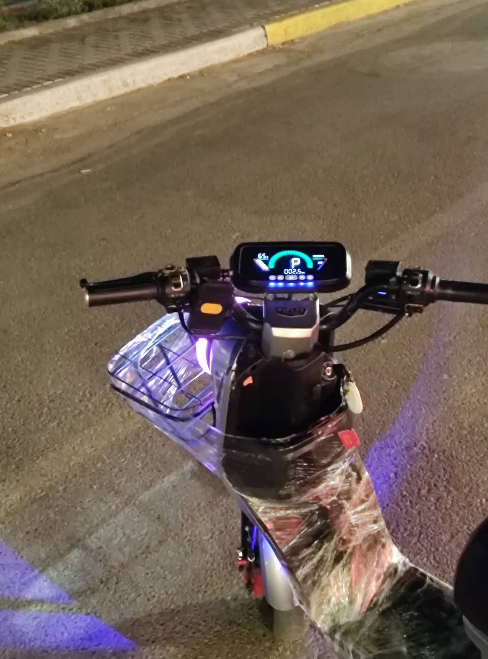 سلام عليكم دراجه ار٩  بطاريات ٢٦ موديل ٢٦ اشاير لايت عالي ناصي تأيرات جدد 
بطاريات جدد شرط الفحص  السعر ٣٤٠ وبيها مجال للشراي المكان بغداد حي الجهاد 
***********واتساب
