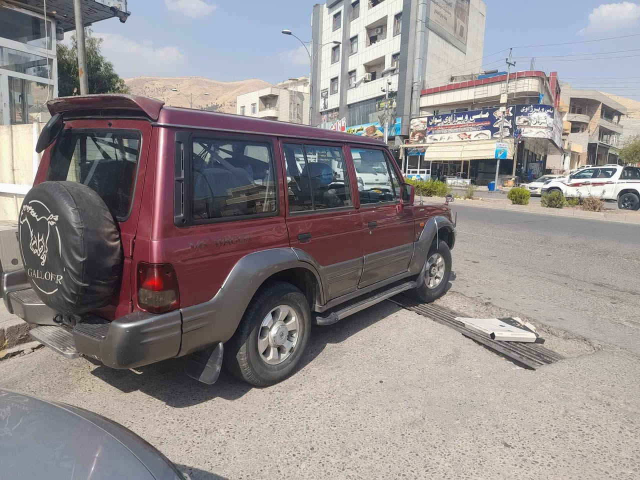 موديل٢٠٠١ رقم هةولير كيرو مةكينةو عةكسل بةشةرت يةك جمةلةقي بوياخة***********@***********سعري٤٣كةلا
