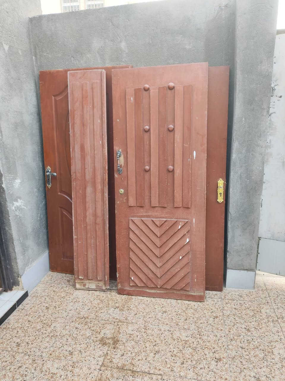 غراض بيت بيبان +محجر +جينكوات سقفيه 
1/باب 2متر رتفاع+متر عرض
2/باب متر 180رتفاع+80عرض
3/باب متر190رتفاع90عرض 
بيبان خشب عدد 4جدد نضيفاات كلش 
جينكوات عدد5جديدات 
محجر درج 15متر حديد ثقيل وجديد كلهن 
ناصريه مركز *********** أقره لمنشور واذا شاري بخدمتك
