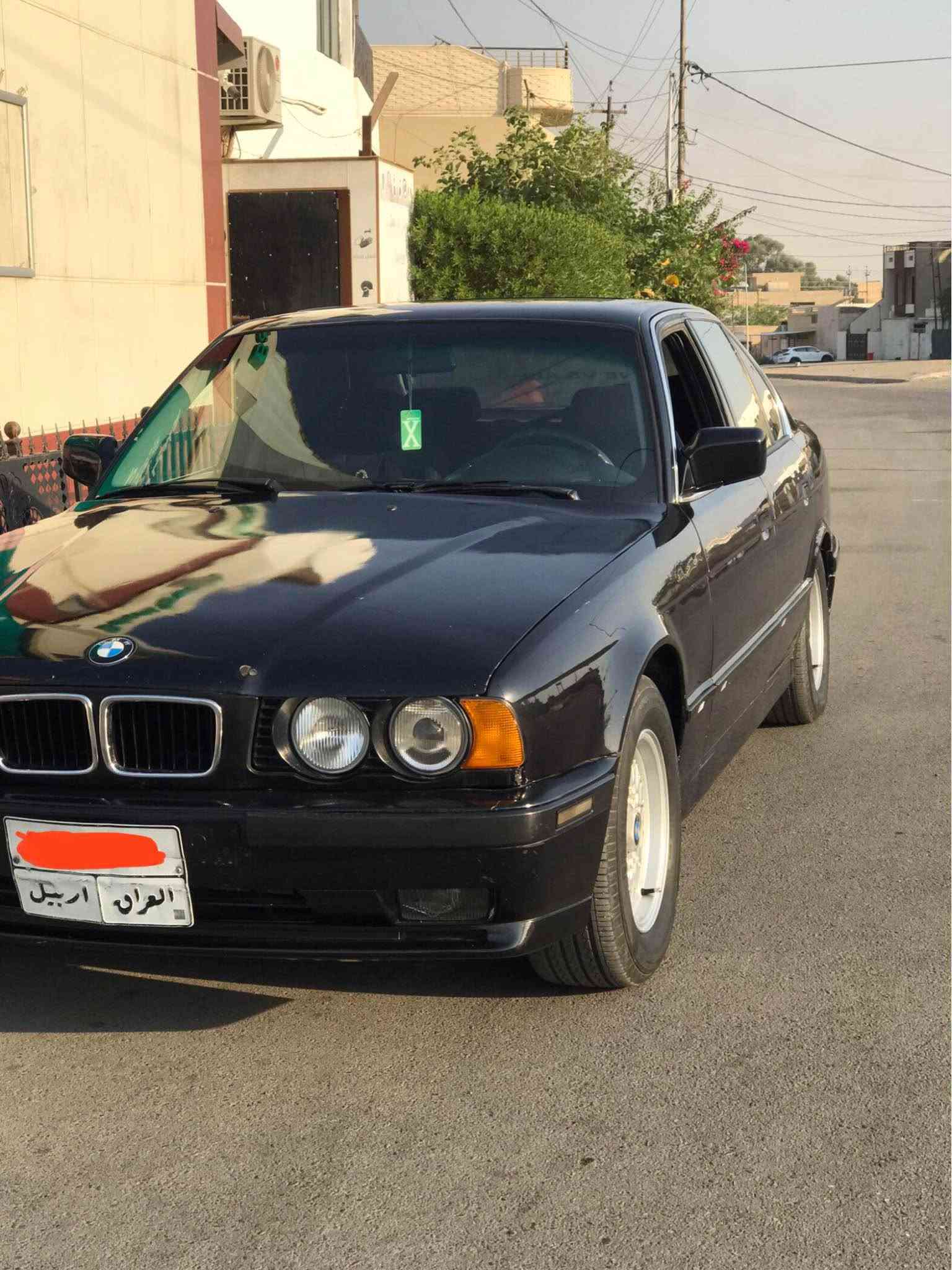 بیئێم 525 گێر عادی چوار جام کارەبا کوشن ھیتەر گێر و مەکینە سەقەر 2002سکلێتەر کارەبای چوار تایە و ویل تازە پشت و پێشی کەپسە بێ لێدراو سبوخ کراوە بۆ جوانی دەعامیەکانی پشت و پێشی کراوە بە ئێم دەفتەر بەنزین ھەیە سعر ٥٧ مجال
***********وتس اپ كركوك, العراق
