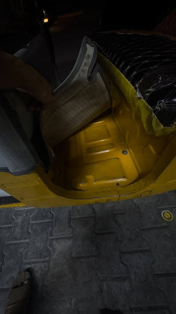 السلام عليكم تكتك ..باجاج اصفر بغداد انكليزي ..الفديو ولصور موجوده ..وتجي وتشوف 
تكتك باجاج موديل 20 شهر 11 اصفر الصور والفديو موجود مايكفي تعال وشوف بعينك وخذ تراي .بسمي تحويل ثاني يوم… المكان بغداد الخطيب الزراعي ..قرب اسواق تفاحه 
السعر 6800 وبيها مجال 
*********** متواجد فيس وتساب@
