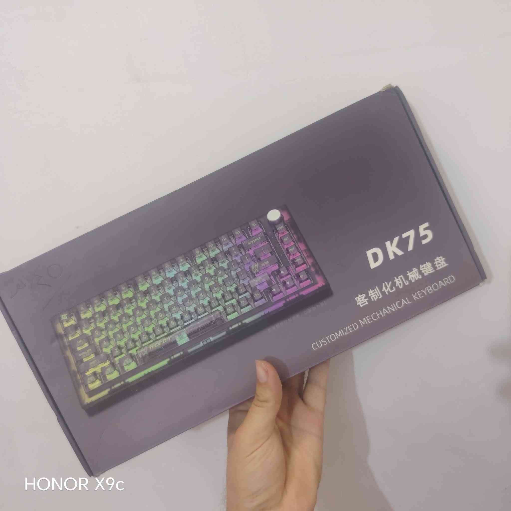 سلام عليكم كيبور ميكانيكي كيمنك شوتر للبيع
سبع ٨ مودات rgb
قابل التخصيص اتصال واير وايرلس
DK 75
صوت كريمي
السعر ٣٥
*********** اتصال أو وتساب
