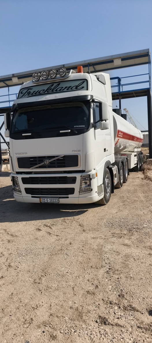 فالو سينكل أمامي موديل ٢٠٠٥
كير أوتو ماتيك شرط 
شاصي مكفولة 
توناج جي بي إس كلها جديدة 
بسمي سنوية جديدة لحد ٢٠٣١
سيارة جاهزة للشغل ع آخر جباية @إشارة 
***********
