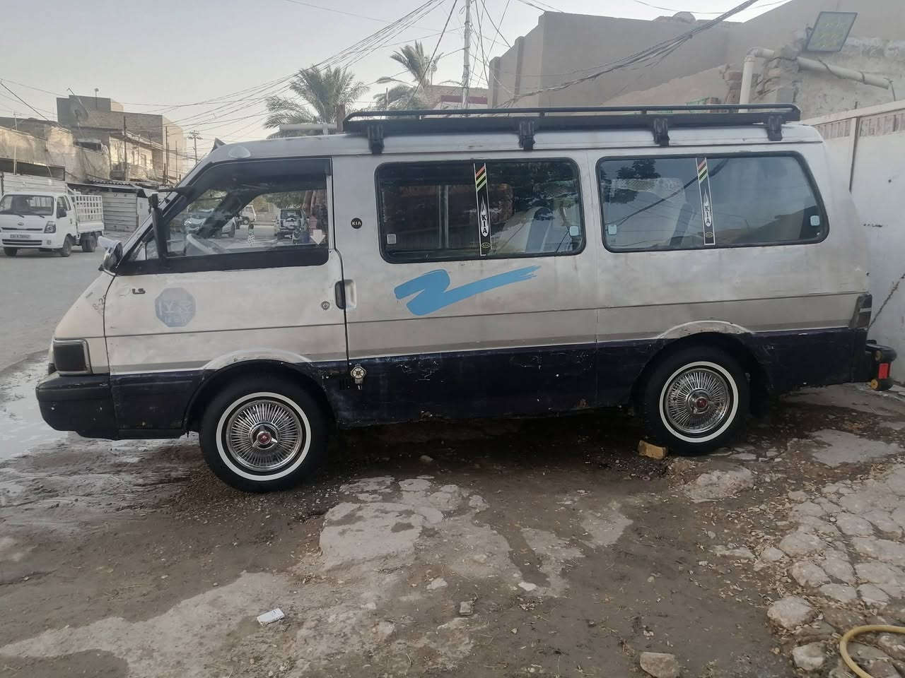 يا الله سلام عليكم سياره للبيع كيه بسته موديل 94 رقم احمر صدامي راعيهة موجود سياره نضيفه ستوني مسوي مكينه وكيره وبم ونوزلات وتخم تاير جديد كهربائبات كلهة بلادي شغاله المو شراي لا يتصل مكان سياره ديوانيه ***********
