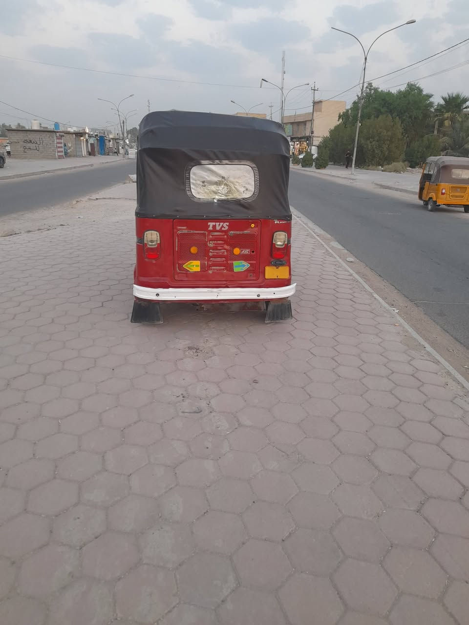 الرقم بي وتساب

نص مكتوب في الصور:
- ***********
