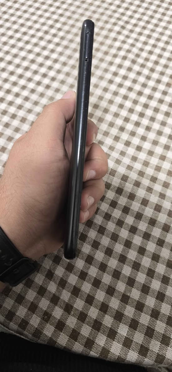 للبيع هاتف Samsung Galaxy A04e، الجهاز نظيف جداً ومكفول من أي خلل مصنعي.
​📌 المواصفات:
​الموديل: Galaxy A04e
​الذاكرة الداخلية: 32 جيجابايت (ويدعم كارت ميموري).
​الرام: [  3 جيجا] + يدعم ميزة زيادة الرام افتراضياً (RAM Plus).
​البطارية: 5000 مللي أمبير (تدوم طويلاً).
​الشاشة: 6.5 بوصة HD+.
​💰 السعر: 75,000 دينار عراقي (قفل).
​المكان: [بغداد حي الجهاد]
للتواصل: [***********] بغداد, العراق
