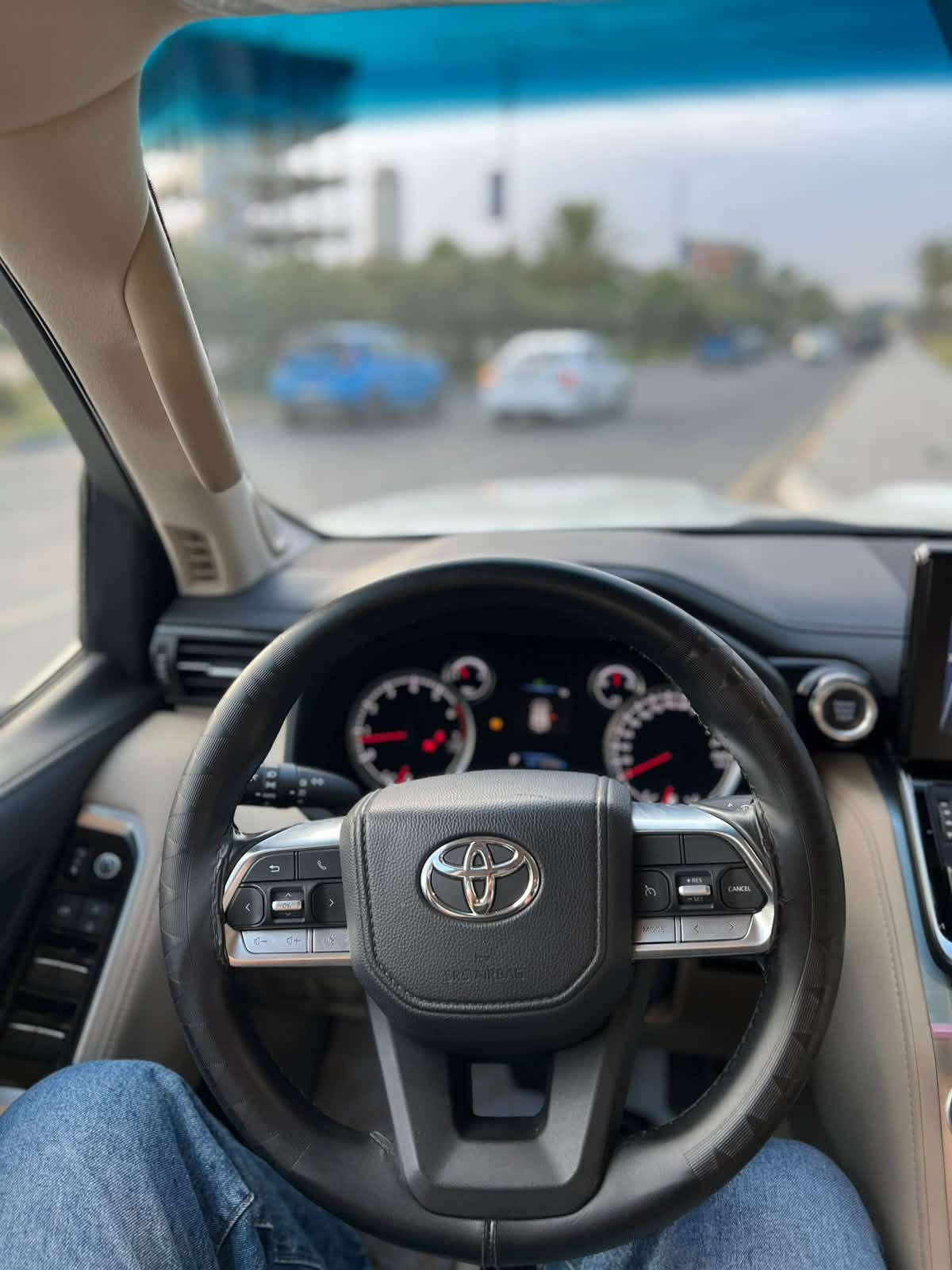 سلام عليكم
لاندكروز GXR 2023 
توين تيربو 
ساز 
ماشيه 57 الف 
مكفوله
السعر 65500
***********
موقع السياره بغداد 
الفحص بالمنشور
