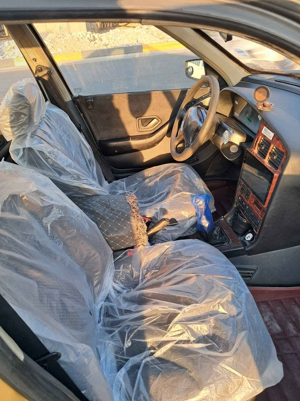 السلام عليكم
بيجو براص موديل 2015 
مكفولة من عده ضربة ب جاملغ الخلفي شبر سيارة من كلشي 
مابيها اي نقص 
سعرها 48 بيها مجال بصيط 
اسلمها صافية لاغرامات ولا هيئة 
العنوان الزعفرانية اربع شوارع 
 ***********
