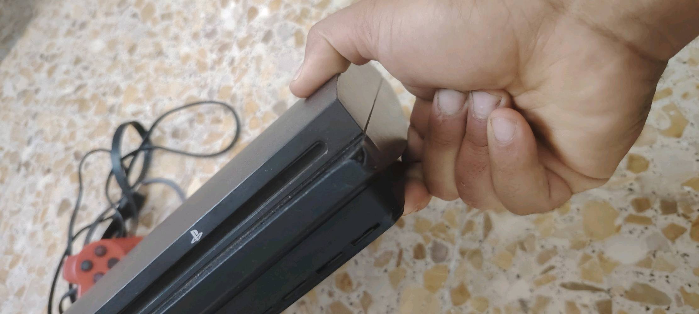 🎮 للبيع بلايستيشن 3 (PS3) بحالة جيدة
✅ يحتوي على 4 ألعاب
✅ جميع الملحقات كاملة (أسلاك + يد تحكم)
✅ يعمل بشكل ممتاز وجاهز للتجربة السعر 125 مكاني كربلاء