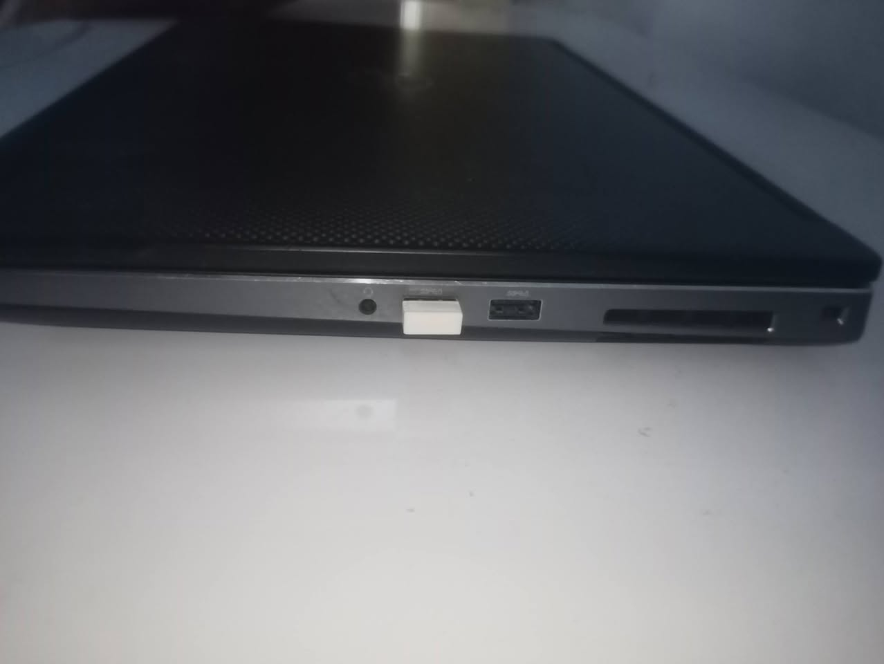 🔥💻 للبيع لابتوب Dell Precision 7530 — فرصة حلوة! 🔥

📌 المواصفات:
⚙️ Intel Core i7 – الجيل الثامن
🧠 RAM 32GB
💾 تخزين 512GB Ssd M. 2
🪟 Windows 11
كرت الشاشة الخارجي المنفصل nvidia quardo p 2000 بحجم 4gb . 

✅ مناسب للدراسة والجامعة
✅ ممتاز للتصفح واليوتيوب والبرامج
🎮 مناسب للألعاب القوية والاستخدام اليومي
💻 جهاز عملي وسريع بالاستخدام

💰 **السعر: 400 الف **

📍مكاني موصل

# للمزيد من الاستفسار مراسلتي على رقم  الواتس اب
***********
