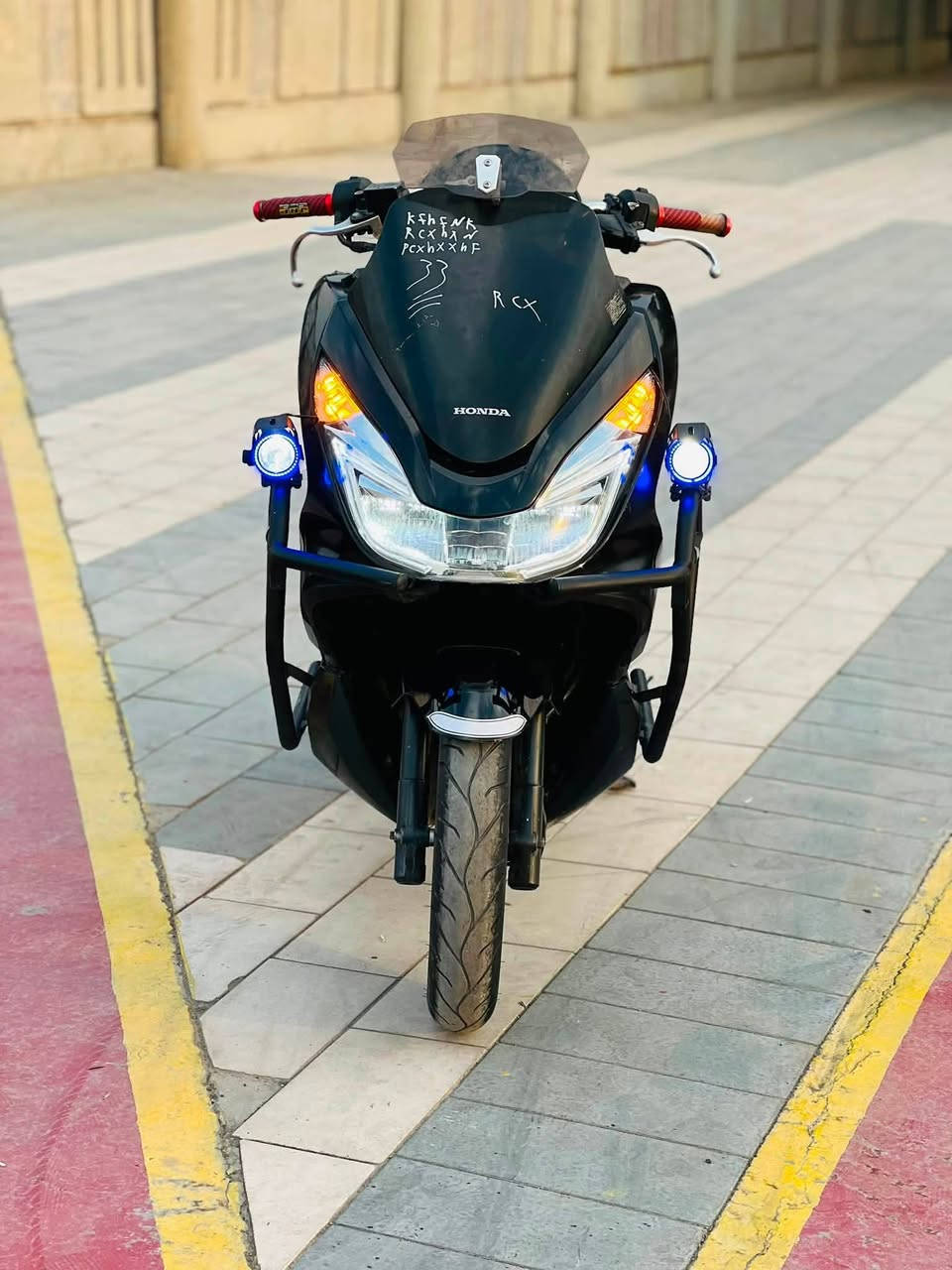 هوندا PCX • ١٥٠ • جديدة