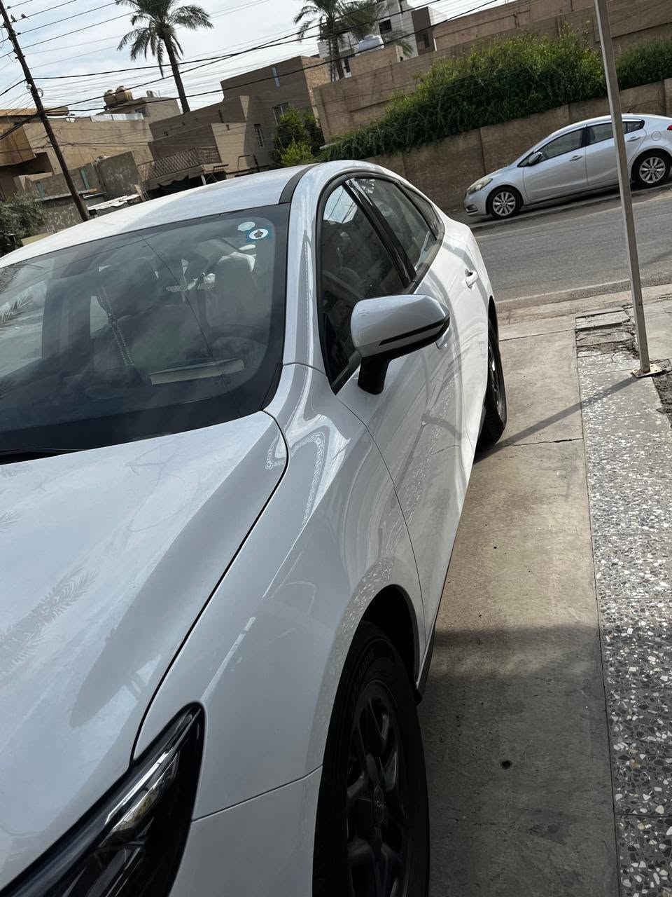 بي واي دي ٢٠٢٥ • ابيض • رقم بغداد