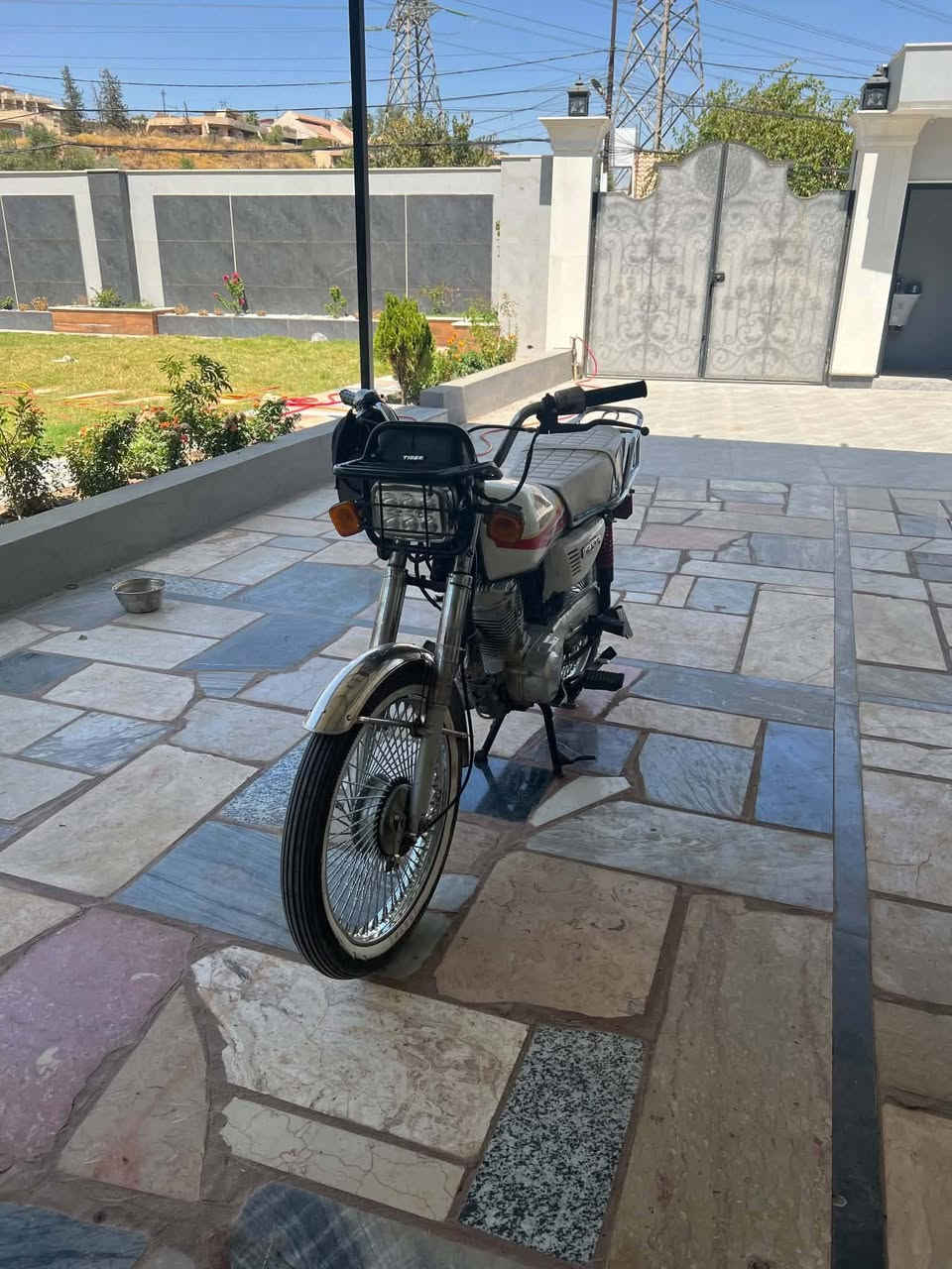 دراجة نامة شلامجة بت شلامجة 2024 للبيع
ما يعوزها برغي شرط ماطور فول اي نقوصات ما بي دهن شرط امزويل كله مكينة نظيفة مفتوحة بس مرة وحدة مبدل ولفات وشرط ما تبيع مفتوحة معدل يشك الكاع فصلة طرب سلولي نغمة يعني دراجة شلون ما تجي عليها حلوة السعر 525 وبيها مجال للشراي يجي يشلع عيوني 
رقم بي واتساب واتسال علخط
***********
